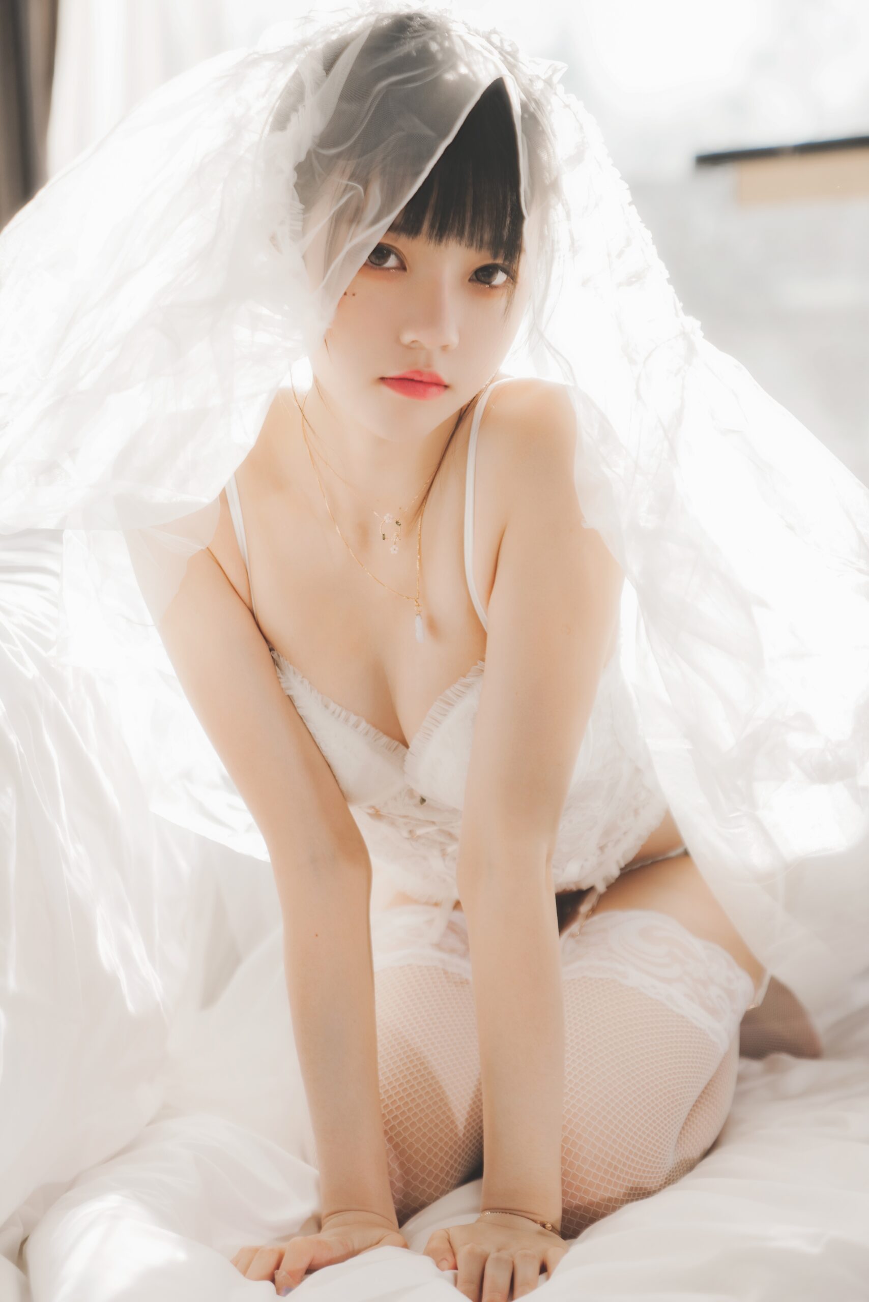 cosplayer-cherry-neko-white-lingerie-vol-91