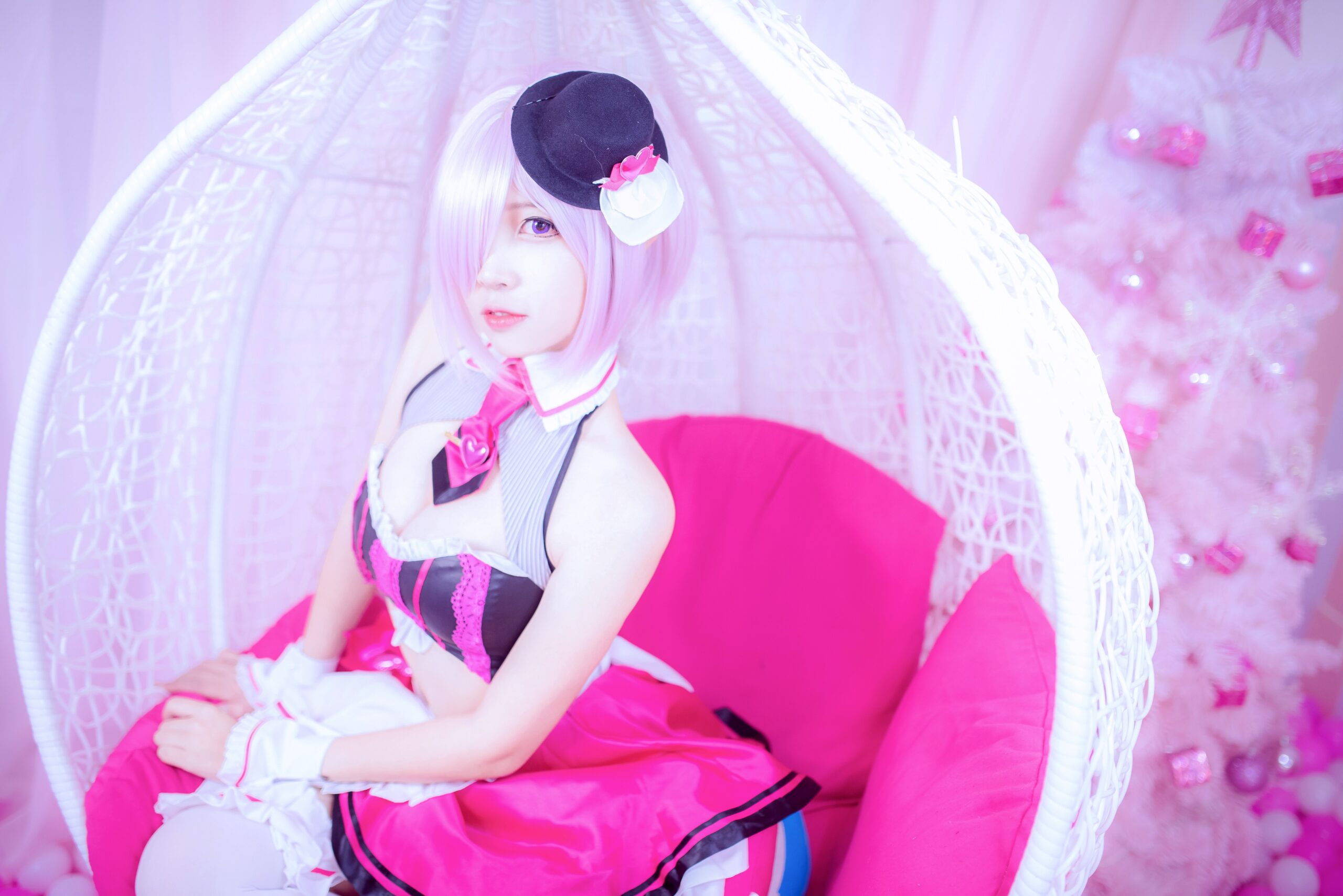 cosplayer-erzuoxxxx-pink-mashu-kyrielight-vol-12